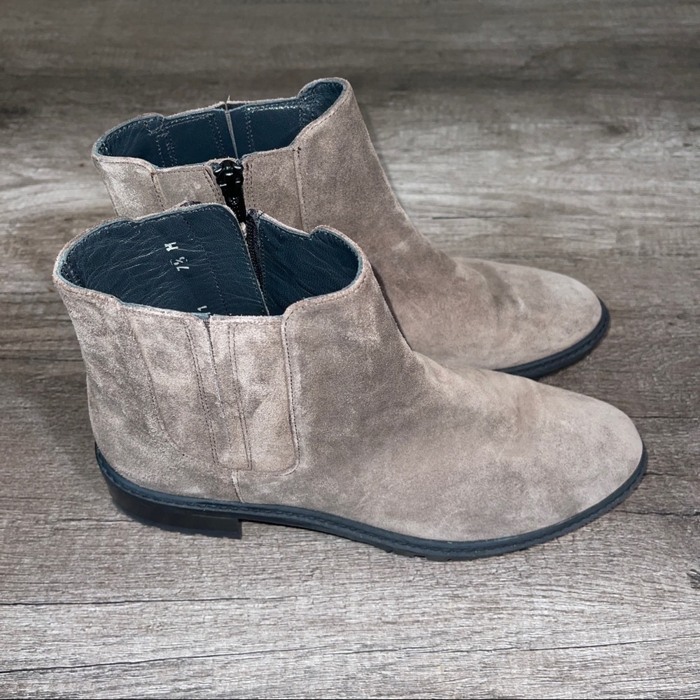 Stuart Weitzman Women’s Gray Booties - image 1